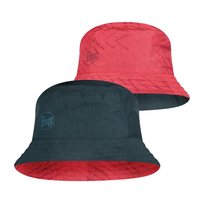Двусторонняя панама Buff Travel Bucket Hat защитит от солнца и осадков, а еще ее можно сложить в небольшой чехол и убрать в карман если в ней нет необходимости
